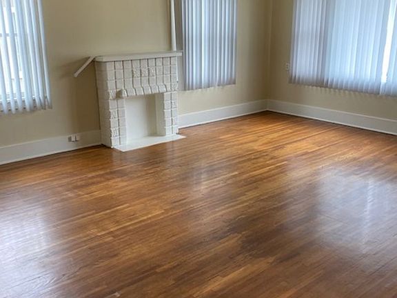 2nd image of 3912-18 E 1st St #3914