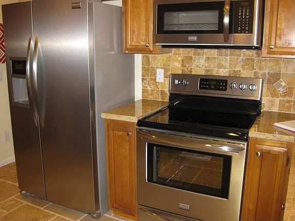 5th image of 37 Wintergreen Ct