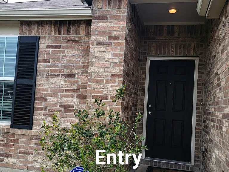1609 Lone Pine Dr — Photo 2