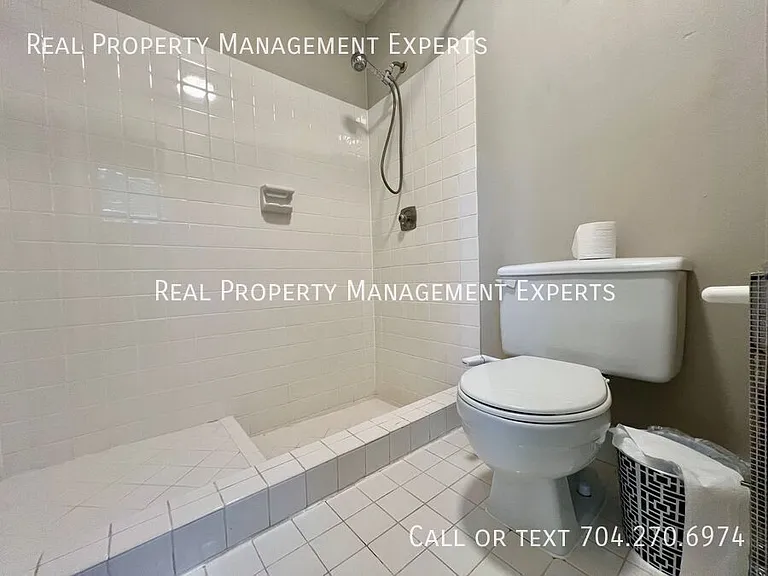 414 W 8th St — Photo 12