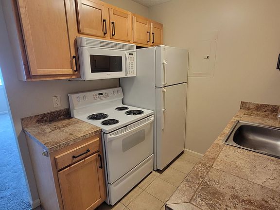 3rd image of 1520 D St #2