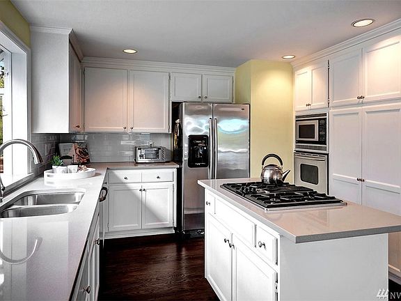 4th image of 20321 NE 34th Ct