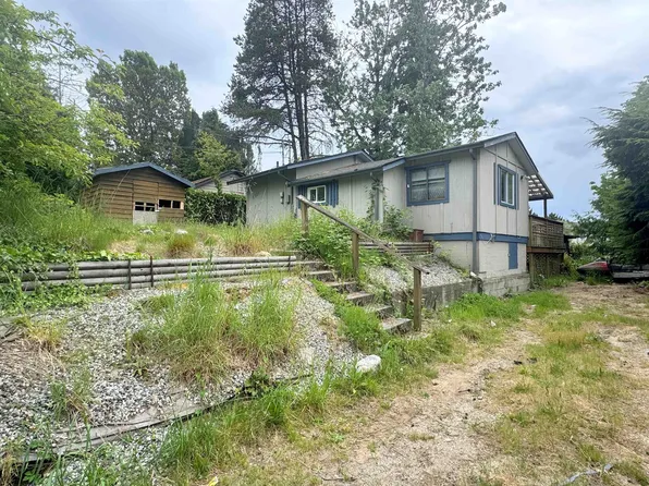 5701 Wharf Ave, Sechelt, BC V0N 3A3