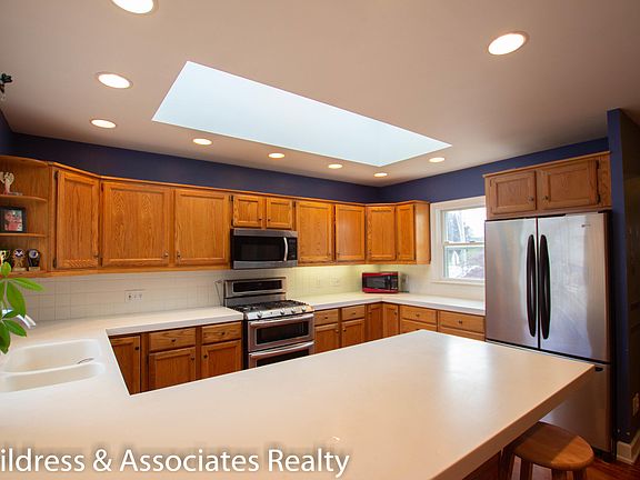 3rd image of 617 52nd St SE