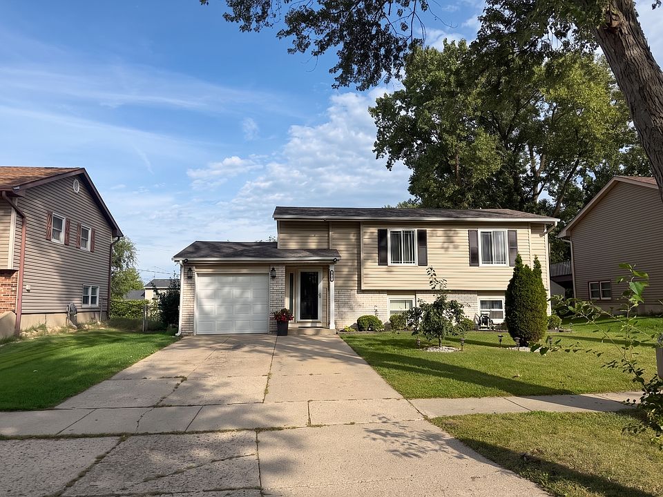 1st image of 753 Macarthur Dr