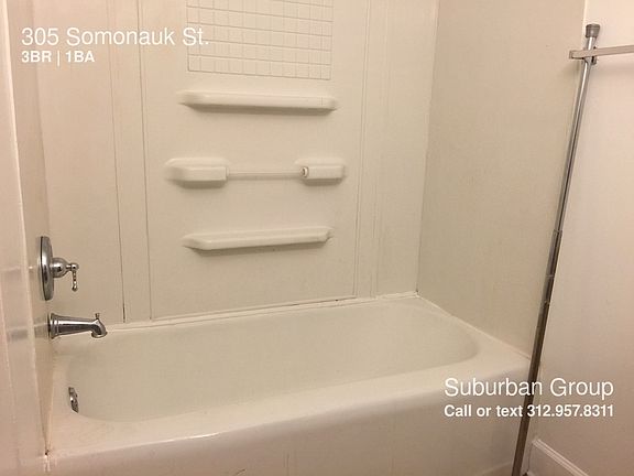 3rd image of 305 Somonauk St