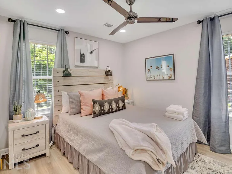 5551 Davis Dr — Photo 11