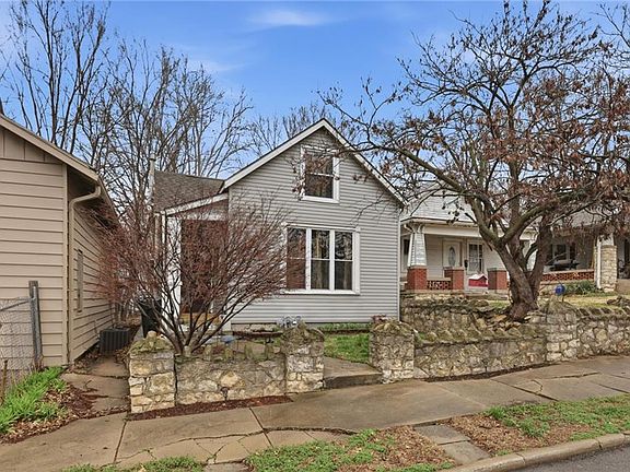 2nd image of 526 Kiowa St