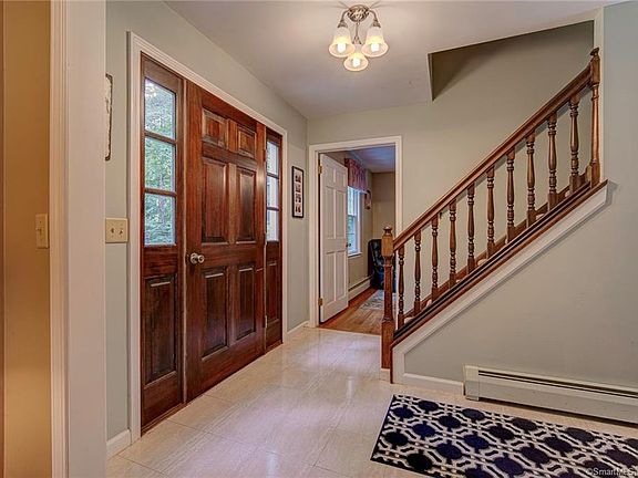 2nd image of 42 Pine Hollow Dr