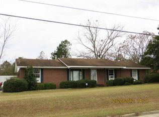 317 8th St, Mc Rae Helena, GA 31037