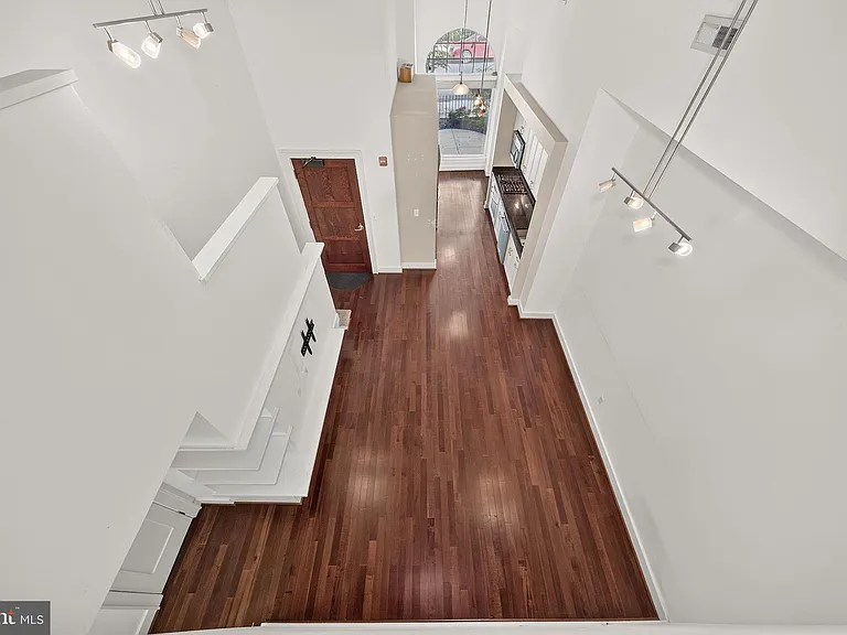 2160 California St NW #101 — Photo 2