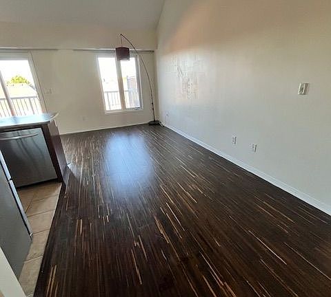 5th image of 647C Warden Ave #11