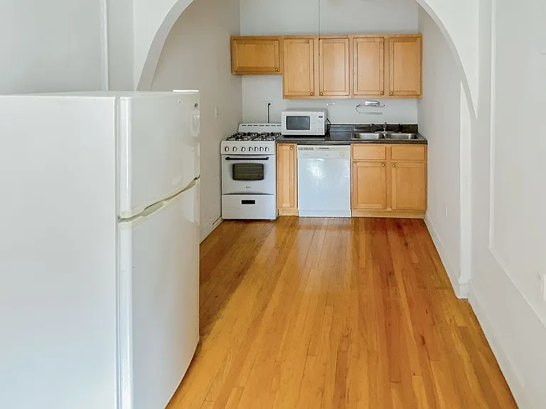 428-36 W. Surf — Photo 28