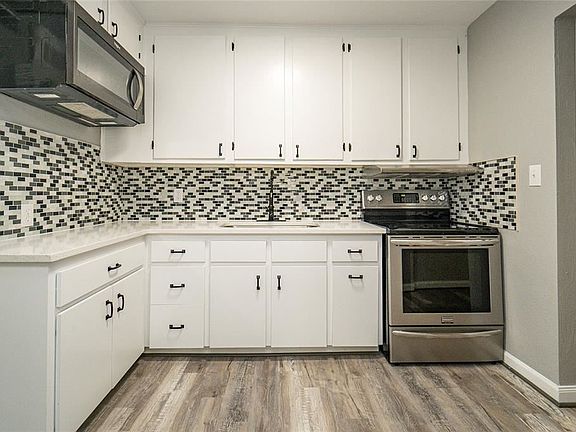 4th image of 2505 Lakeview St
