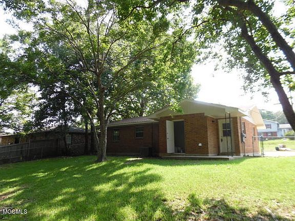 3rd image of 417 N Wilson Blvd