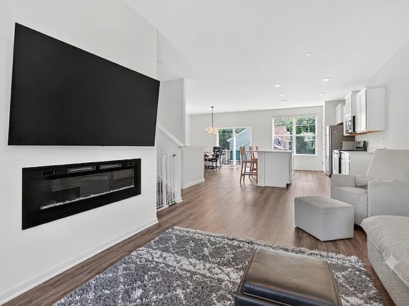 2nd image of 81 Timber Wolf Dr