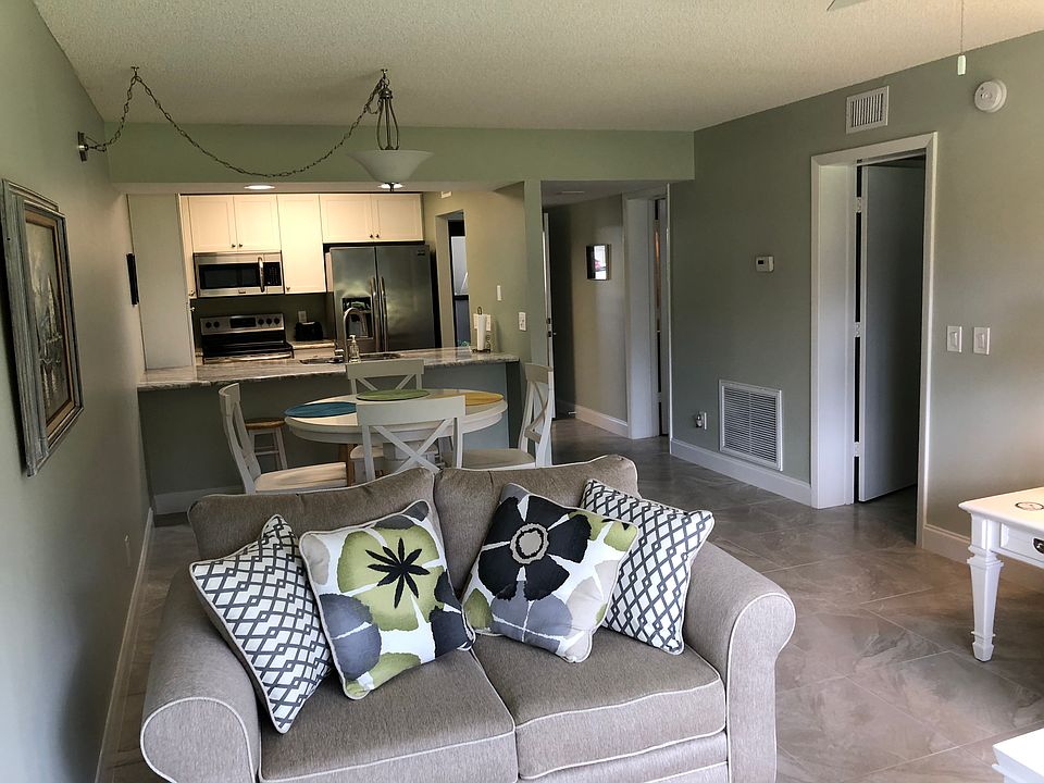 1st image of 14 Plantation Dr APT 102