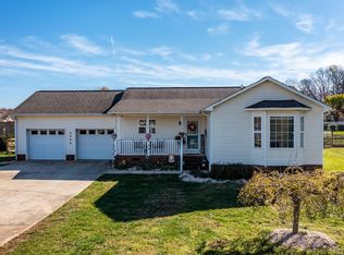 3800 River Rd, Hickory, NC 28602