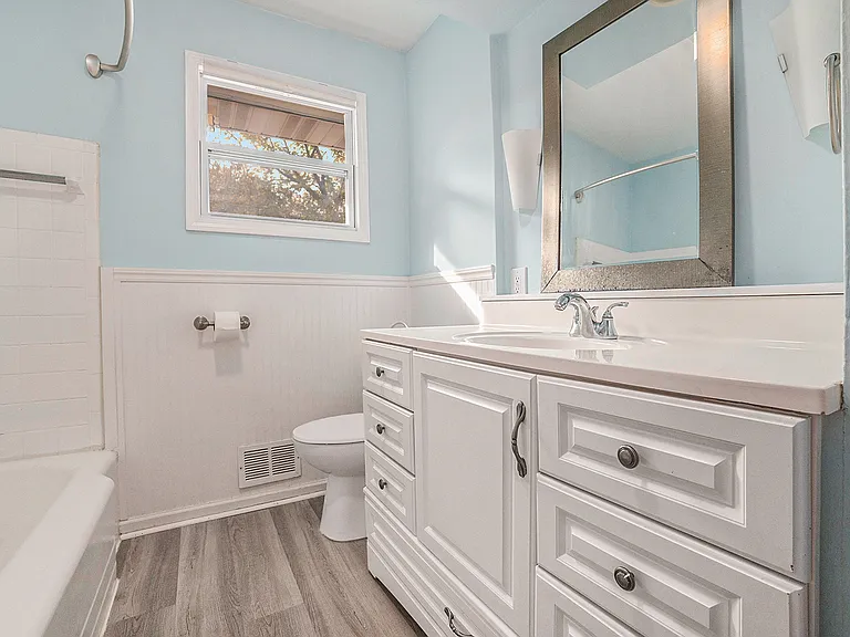 1437 Lewison Ave NE — Photo 9