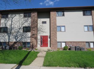 1916 Tracy Dr APT 29, Bloomington, IL