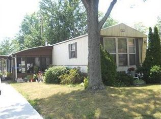 7 Grand Blvd, Olmsted Falls, OH 44138