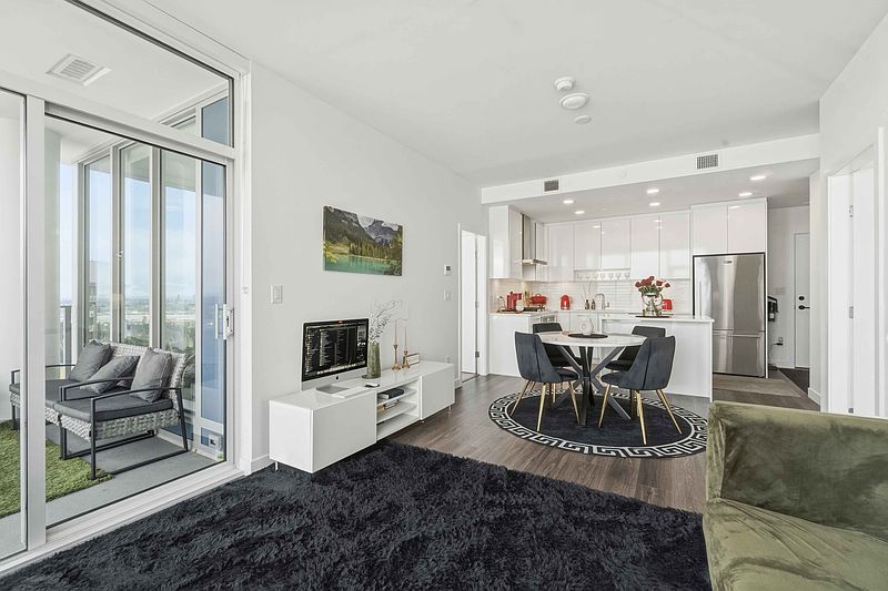 Coquitlam Apartment for rent - 2 Bedrooms — photo 3