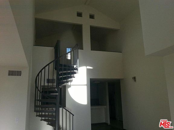 5th image of 11735 Dorothy St APT 301