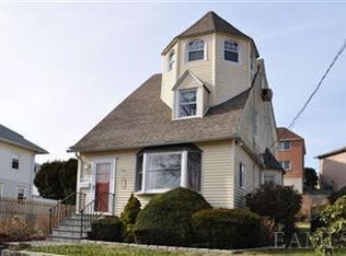 15 Illinois Ave, Yonkers, NY 10708
