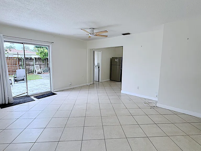 509 SE 2nd Ave — Photo 7