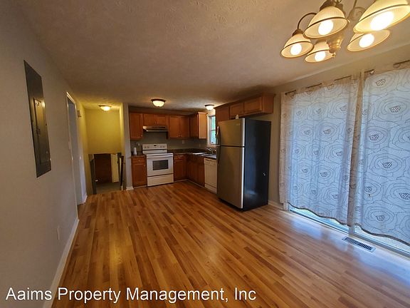 4th image of 2534 Vestal Ave