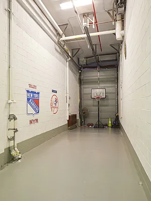 Rented by Vornado Realty Trust | media 33