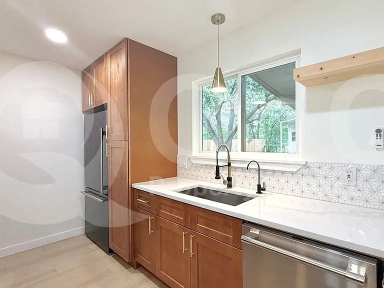710 Wales Way — Photo 4