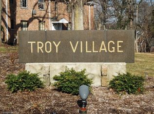 55A Troy Dr APT A, Springfield, NJ 07081