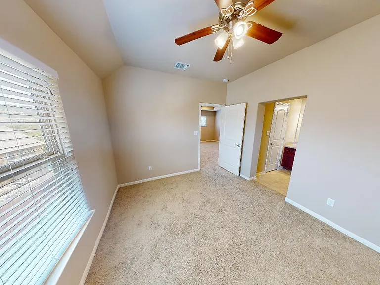 5705 Lipan Apache Bnd — Photo 43