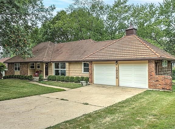 2nd image of 10220 Granada Ln
