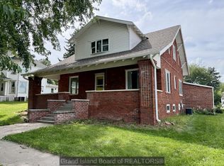 719 S 10th Ave, Broken Bow, NE 68822