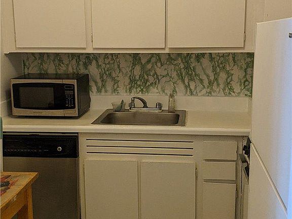 4th image of 35-20 Leverich St #B431