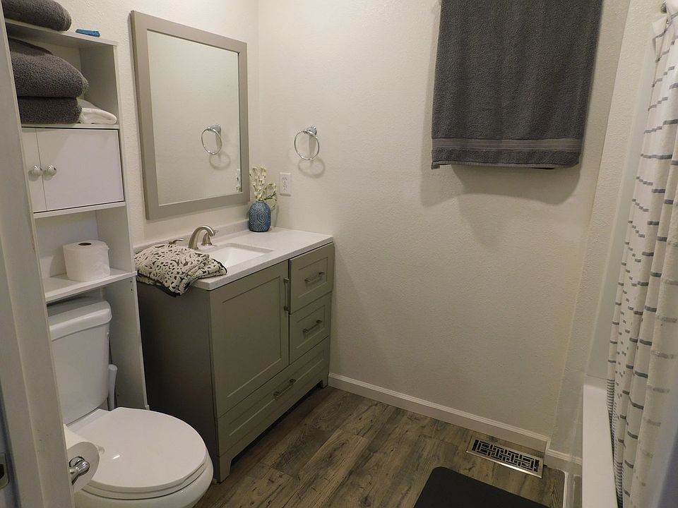 1st image of 22750 Golf Club Dr