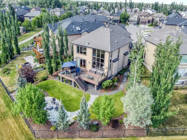 29 NE Quarry Ct SE, Calgary, AB T2C 5E5