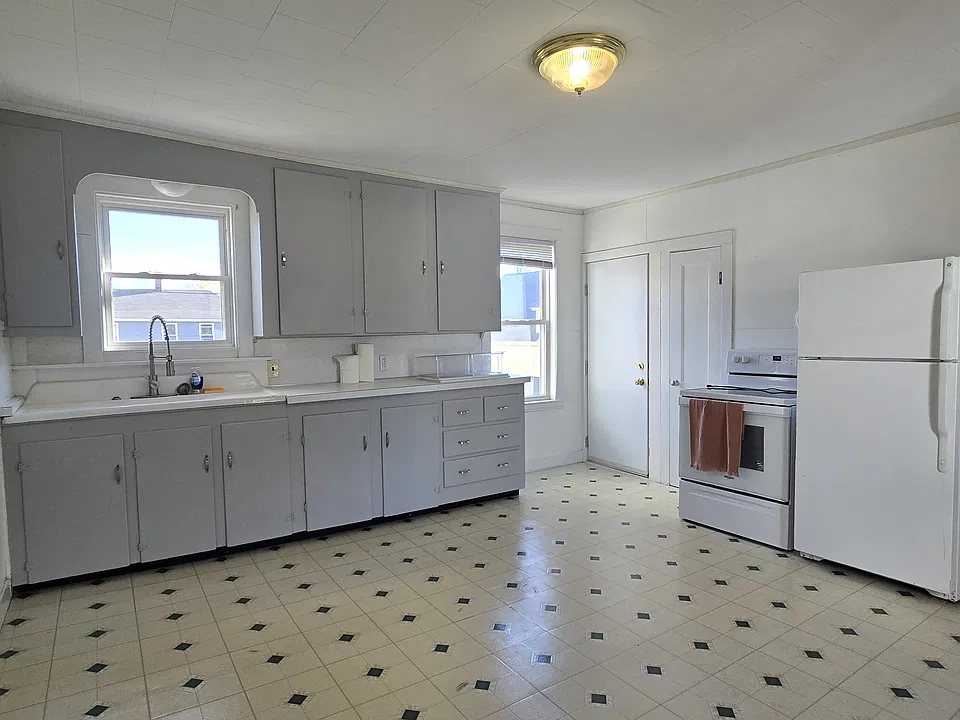 152 Brown St #2