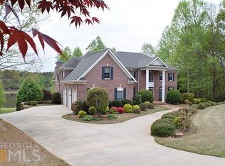 150 Island Cove Dr, Newnan, GA 30263