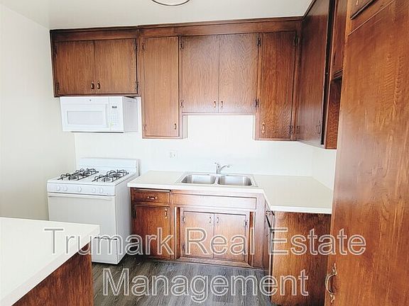 5th image of 405 E Elk Ave #9