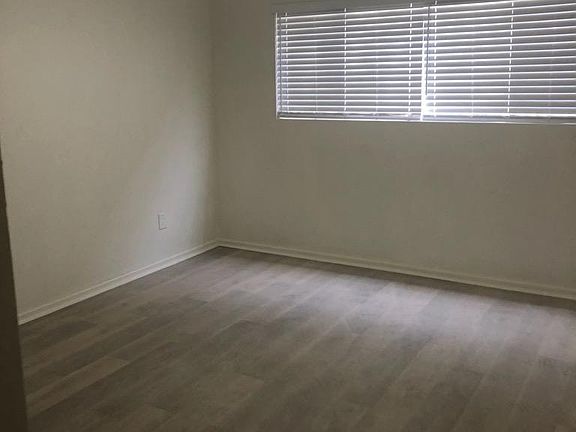 3rd image of 3453 Richland Dr APT 9