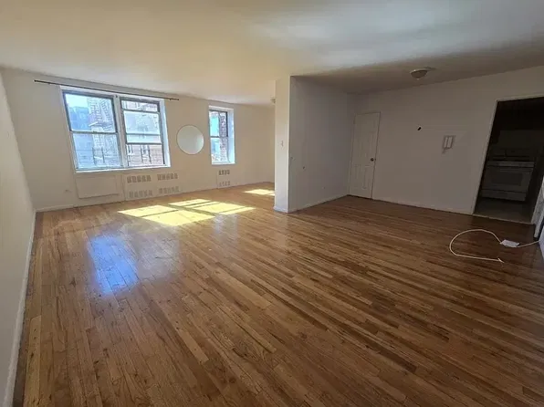 5911 Queens Blvd APT 1E, Flushing, NY 11377