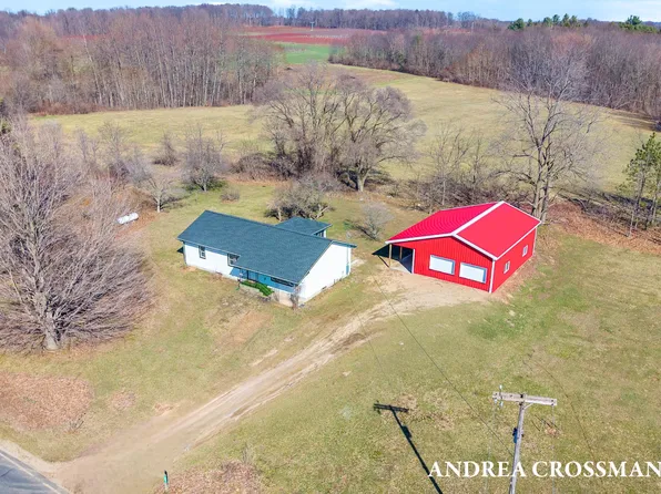 2027 64th St, Fennville, MI 49408