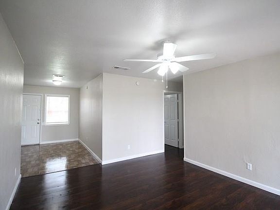 5th image of 714 Parker Cir