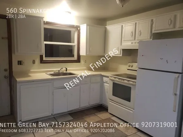 560 Spinnaker Ln, Green Bay, WI 54302