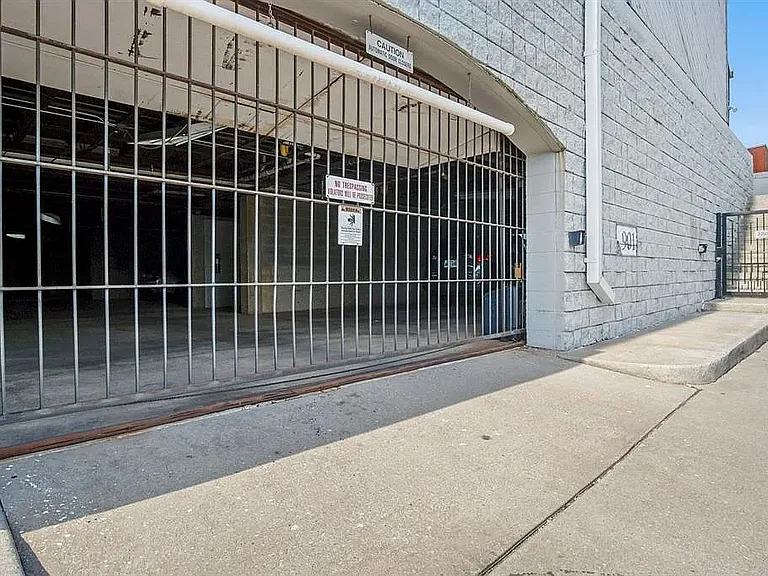 901 NW 7th St #103 — Photo 32