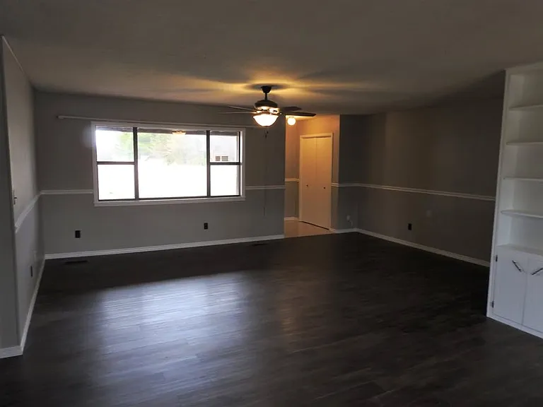 3411 E Heritage Pkwy — Photo 3