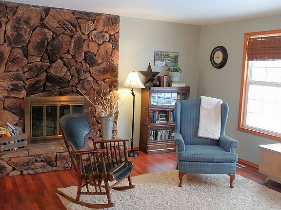 Living Room (north)